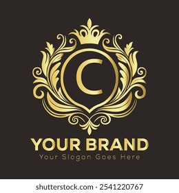 Elegante design de logotipo dourado com letra C para identidade de marca de luxo e espaço de slogan personalizável  