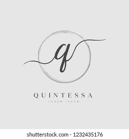 Elegant Initial Letter Type Q Logo With Brushed Circle 