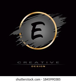 Logotipo elegante de la letra E con pincel y círculo dorado. Diseño del logotipo de la carta inicial. Plantilla creativa adecuada para empresa, logotipo, emblema, monograma, icono, joyería, cosmética y nombre de marca