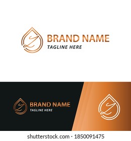 Elegant luxury initial Z letter for cosmetic, make up, hotel, boutique business logo concept with golden line art liquid or water drop icon
