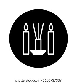 Elegante ambiente de aromaterapia minimalista ainda vida com velas iluminadas e difusor criando harmonia pacífica