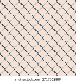 Elegantes marokkanisches Vierblatt-nahtloses Muster mit marineblauen, gekrümmten Gitterlinien auf weichbeigem Hintergrund, ideal für Stoff, Tapeten, Umschlagpapier und stylische digitale Hintergründe.