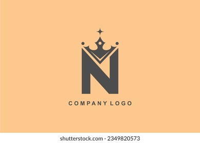 Elegante logo con letra N con corona. Estilo real moderno. elemento de diseño monograma. hermosa caligrafía. Emblema para libro, empresa, negocios, marca, tarjeta de visita, Restaurante, Boutique, Hotel, etc.