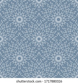 Elegant seamless lattice pattern of delicate strokes.