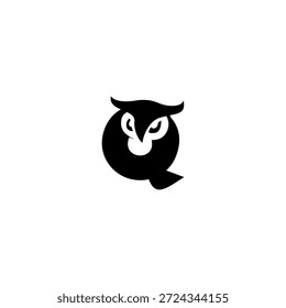Elegante cara de búho sabio forma una silueta de alfabeto Q, perfecto para marcas educativas, librerías y diseños de identidad inteligentes