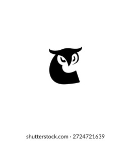 Elegante cara de búho sabio forma una silueta de alfabeto C, perfecto para marcas educativas, librerías y diseños de identidad inteligentes