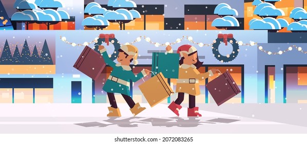 Elfen mit Käufen zur Vorbereitung auf das neue Jahr und Weihnachtsferien Feiertage Weihnachtshelfer mit Shopping-Boxen