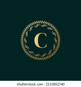 Emblem Letter C Weaving Circle Monogram Graceful Template. Einfaches Logo-Design für Luxus-Crest, Royalty, Business Card, Boutique, Hotel, Heraldic. Kalligrafische Vintage-Grenze. Vektorgrafik