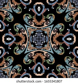 Embroidery baroque vector seamless pattern. Colorful floral grunge background. Tapestry wallpaper. Carpet. Damask flowers, leaves, hatching baroque ornaments. Embroidered texture. Renaissance style.
