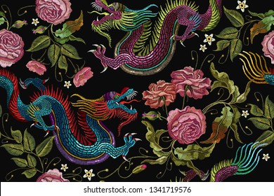 Flores y dragones chineses bordados, sin fisuras. Ropa, plantilla de diseño textil