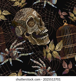 Calavera humana bordada, araña y jaula dorada. Arte de terror, plantilla de ropa y diseño de camisetas. Patrón gótico sin fisuras. Fondo de halloween medieval oscuro