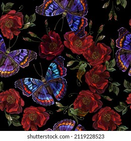 Flores de rosas rojas de bordado y mariposas tropicales, patrón sin fisuras. Plantilla de moda para ropa, diseño de camisetas. Arte floral de verano y primavera