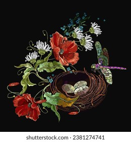 Camomiles blancos bordados, libélula colorida, pájaro anidado y flores de amapolas rojas. Arte floral. Plantilla de jardín de verano de moda para ropa, tapicería, diseño de camisetas