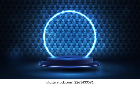 Leeres blaues Podium, das in der Luft schwebt, mit blauem Neonring und volumetrischer Honigwabe auf dem Hintergrund. Blaue digitale Szene für die Produktpräsentation