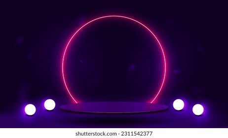 Un podio vacío con un marco redondo de neón rosa brillante. Una plataforma con bolas blancas brillantes sobre un fondo morado.