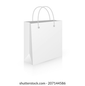 Leere Einkaufstasche auf weiß für Werbung und Branding