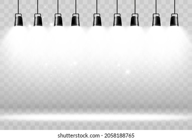 Estadio vacío con focos. Dispositivos de iluminación en un fondo transparente.	
