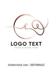 Una plantilla de logotipo E de tipo de letra escrita a mano encantadora y versátil, logotipo vector para identidad empresarial y de empresa 
