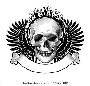 El cráneo humano grabado con la cara llena en un anillo de fuego con alas y banner retro de cinta aislado en blanco. Símbolo de tatuaje blanco y negro. Ilustración del vector