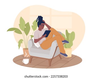 Disfrutando de un libro en vacaciones 2D vector ilustración aislada. Mujer tendida en un sillón con el dispositivo de tablet de carácter plano sobre el fondo de la caricatura. Colorida escena editable para móvil, sitio web, presentación