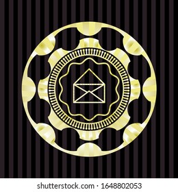 icono del sobre dentro del emblema dorado brillante