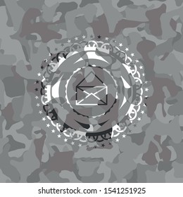 envelope icon inside grey camo emblem