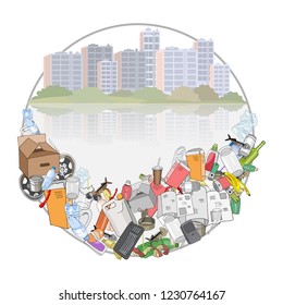Desastre ambiental de los desechos plásticos en el océano. Basura en el mar y en la costa contra el cielo como telón de fondo.Concepto de ecología.