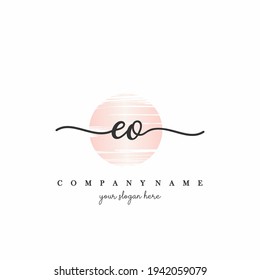 EO Vector del logotipo de escritura a mano inicial. Grabado manual con Sunrise para diseños.