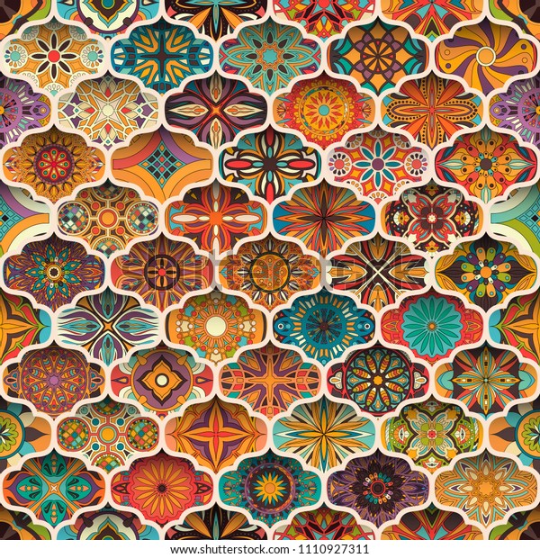 シームレスなエスニック花柄の曼荼羅 カラフルなモザイク背景 のベクター画像素材 ロイヤリティフリー