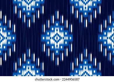 Ethnische Ikat nahtlose Muster in Stämmen. Aztekische geometrische Ornamentik. Ikat-Muster-Stil. Design für Hintergrund, Tapete, Illustration, Stoff, Kleidung, Teppich, Textilien, Batik, Stickereien.
