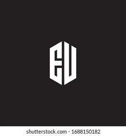 Monograma del logotipo de la UE con plantilla de diseño de estilo hexagonal aislado en fondo negro