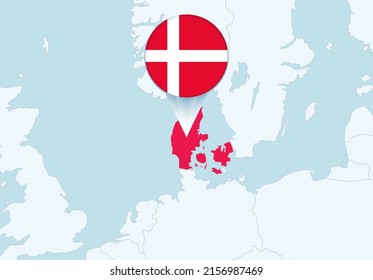 Europa con el mapa de Dinamarca seleccionado y el icono de la bandera de Dinamarca. Mapa de vectores y bandera.