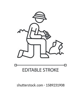 Excavation linear icon. Archeologist. Researcher. Ancient culture research. Historian discover vase. Thin line illustration. Contour symbol. Vector isolated outline drawing. Editable stroke