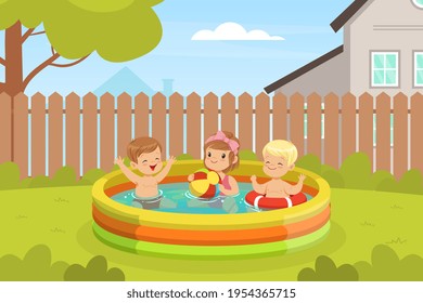 Ilustración de vectores de actividades de ocio de verano en piscina de niños extasiados en el agua