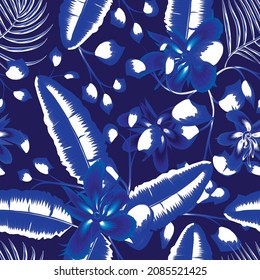 Diseño de vectores de fondo botánico exótico sin fisuras con hojas de palma de plátano tropical y flores de hibisco planta fondo azul follaje. Fondo floral. Tropos exóticos. Diseño de huellas de verano