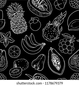 Exotic fruit vector seamless pattern. Banana, pineapple, papaya, mangosteen,mango, dragonfruit, starfruit, durian, kiwi, pamela illustration rapport. Summer fruit black and white background. 
