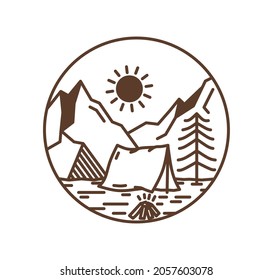 Entdecken Sie wilde Natur und Berge, Campingplatz, einfache Linienführung