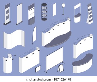 Plantilla de base de exposición conjunto isométrico de diferentes pantallas de tableros de información y cabinas aisladas en la ilustración del vector de fondo lilac