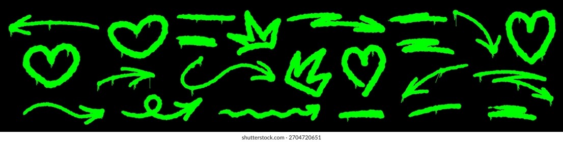 Gráficos de spray expressivo misturando esboços de seta, traçados grunge e gotas de grafite. Motivos de coração e seta se repetem dentro de marcas de pulverização, flair de grafite e estilo grunge áspero.
