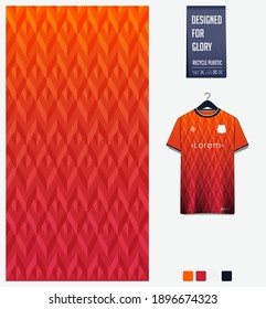 Stoffmuster-Design. Geometrisches Muster auf orangefarbenem Farbverlauf-Hintergrund für Fußball-Jersey, Fußballkit, Fahrrad, Basketball, Sportuniform, T-Shirt-Mockup-Vorlage. Abstrakter sportlicher Hintergrund. Vektorgrafik.