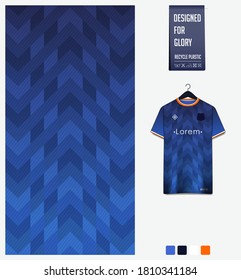 Stofftextilien-Design in blauem Farbverlauf Geometrie Muster für Fußball Jersey, Fußball-Kit, Fahrrad, E-Sport, Basketball oder Sport-Uniform. T-Shirt Modell nach oben. Abstrakter Hintergrund. Vektorgrafik.