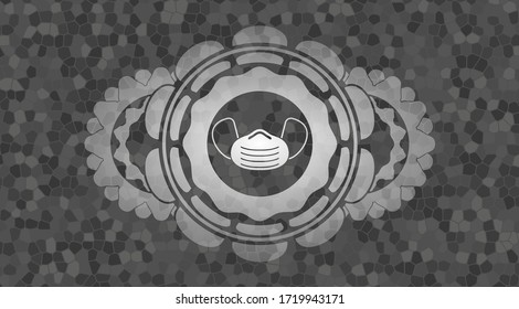 Gesichtsmaske Icon in grauem Stein Wand realistisches Badge. Rock, klassischer Hintergrund. Künstlerische Illustration. 