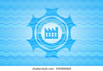 icono de fábrica dentro de la insignia de concepto de ola de agua. 