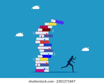 Lernen oder Suchen von Informationen fehlen. Mann, der von einem Haufen hoher Bücherstapel wegläuft