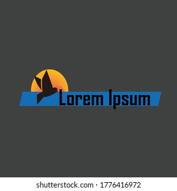 Plantilla de vector de diseño abstracto con el logotipo de pájaro del Halcón. Icono de concepto del logotipo del águila volante.