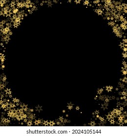 Fallender Schnee flattert goldenes Muster. Illustration mit fliegendem Goldschnee, Frost, Schneefall. Winterdruck für Weihnachten auf schwarzem Nachthintergrund. Ferienvektorgrafik für Neujahr.