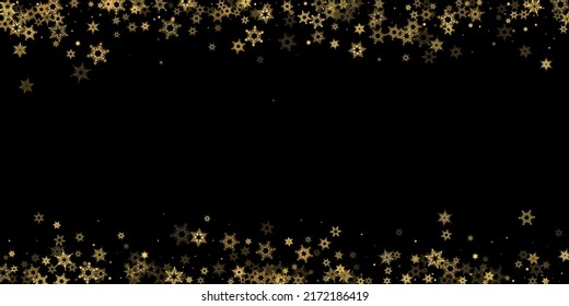 La nieve en caída tiñe un patrón dorado. Ilustración con nieve de oro volando, helada, nevada. Impresión de invierno para celebración de navidad en el fondo negro de la noche. Ilustración del vector de vacaciones para Año Nuevo.