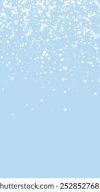 Fondo de Navidad de copos de nieve que caen. Copos de nieve voladores sutiles y estrellas sobre fondo de invierno azul claro. Superposición de copos de nieve que caen hermosamente. Ilustración vectorial de Vertical.
