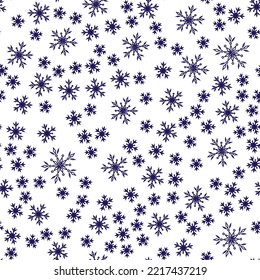 Caer copos de nieve en un fondo blanco. Patrón de copos de nieve sin foco. Textura de diseño de la temporada invernal para impresiones. Copos de nieve pintados. Ilustración vectorial.