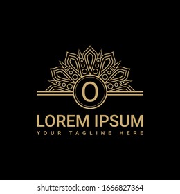 Fancy logo design, simple and clean logo with the initials luxurious O letter with a black background, suitable for restaurants, hotels, cafes, shops, fashion, beauty salons, etc.